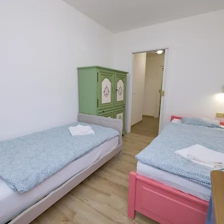 Garden - Folk District Apartment *